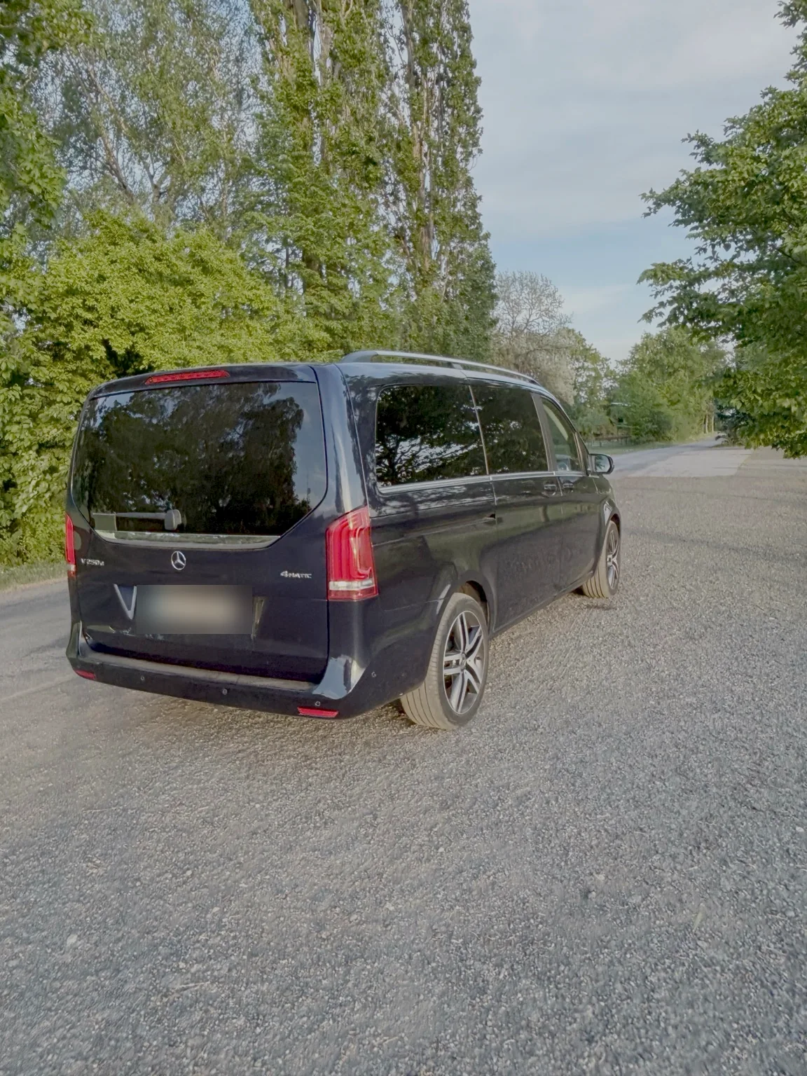 Mercedes-Benz V zezadu